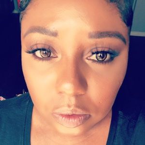 Meet your Posher, Dana